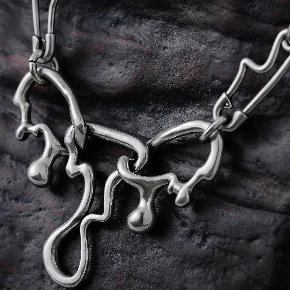 FLUID PIN NECKLACE