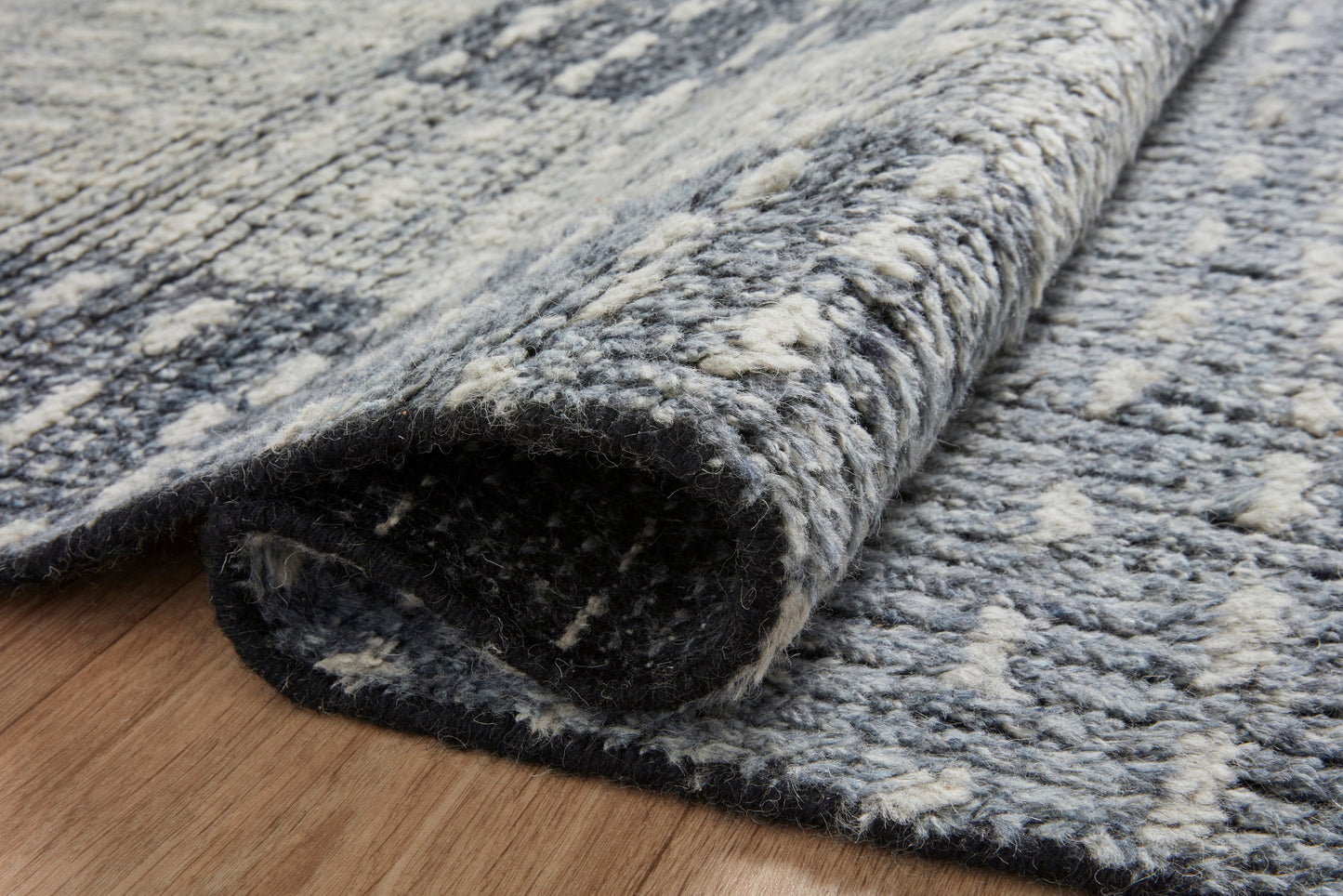 Amber Lewis x Loloi Gwyneth Denim / Sky Rug