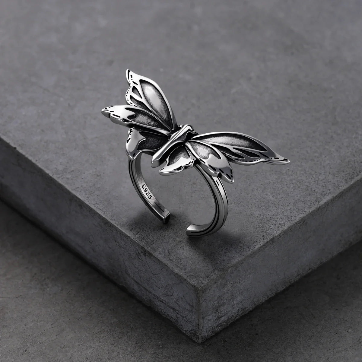 ETERNAL MOTH RINGS