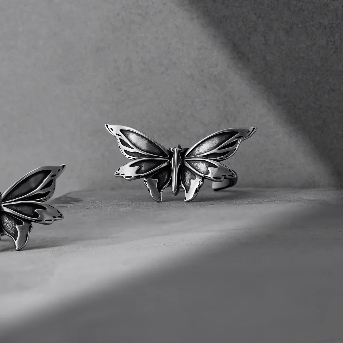 ETERNAL MOTH RINGS