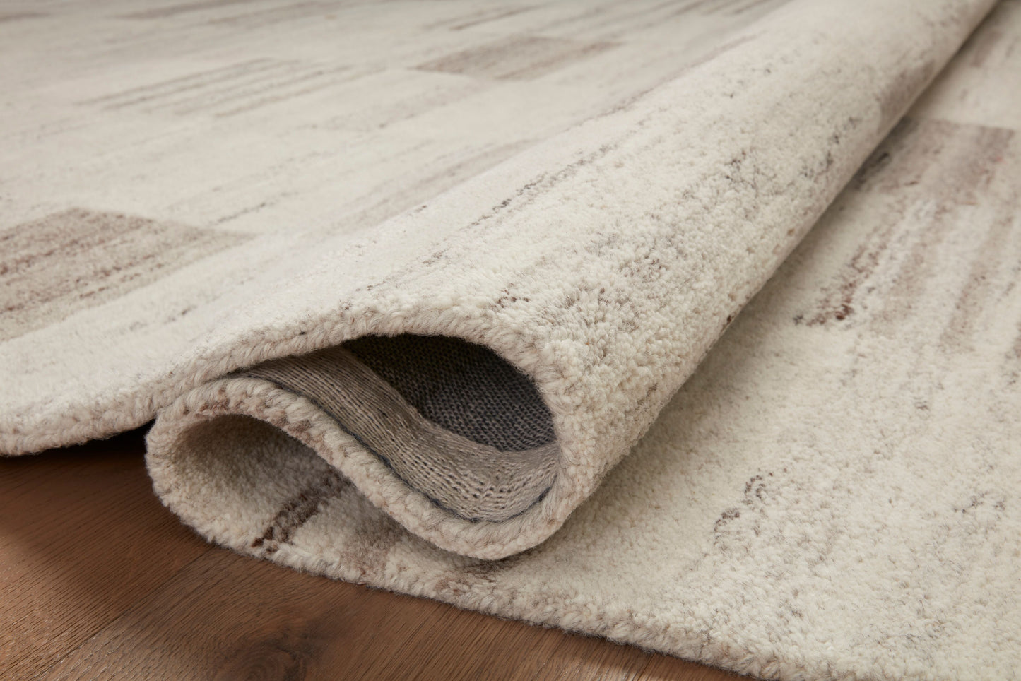 Amber Lewis x Loloi Rocky Ivory / Dove Rug