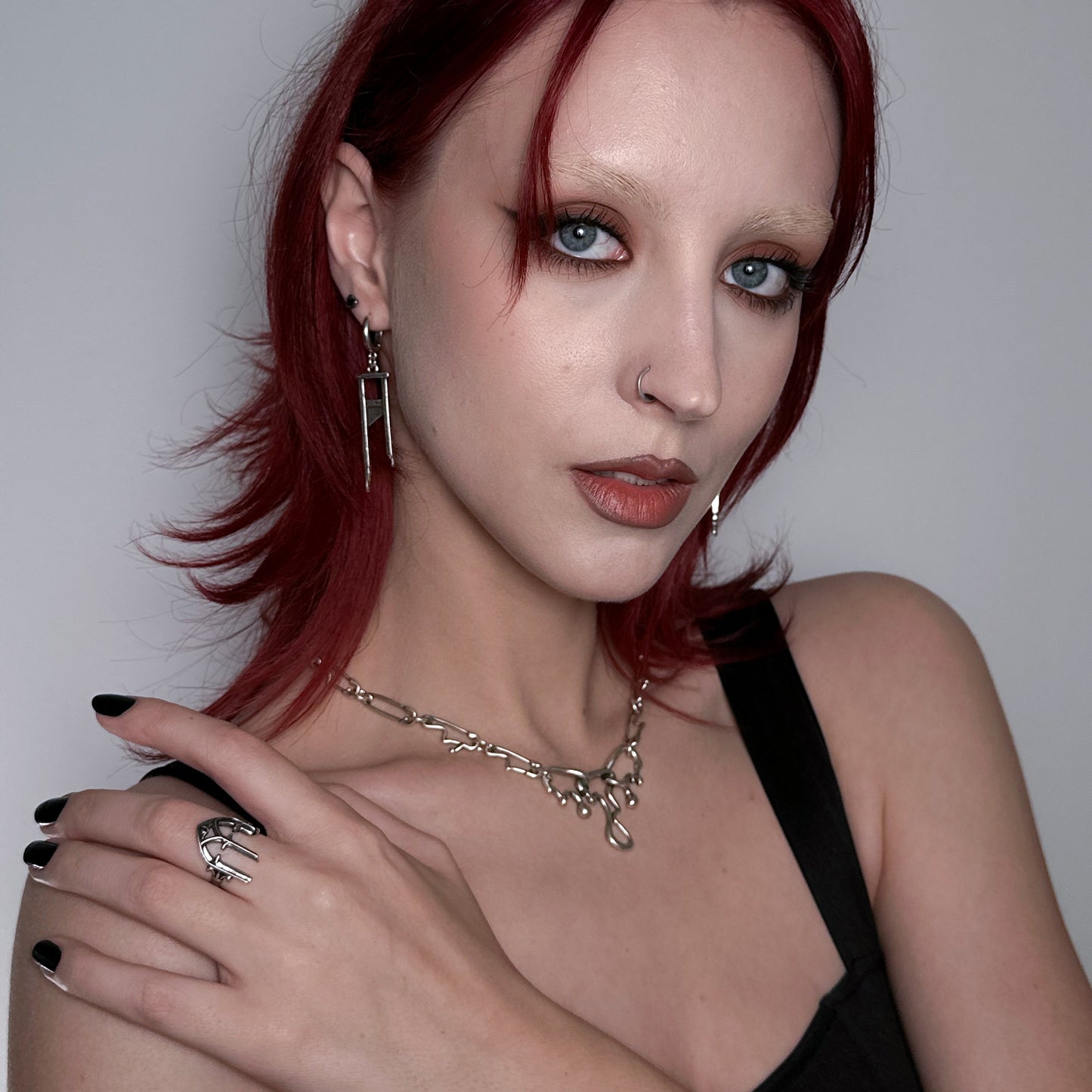 FLUID PIN NECKLACE