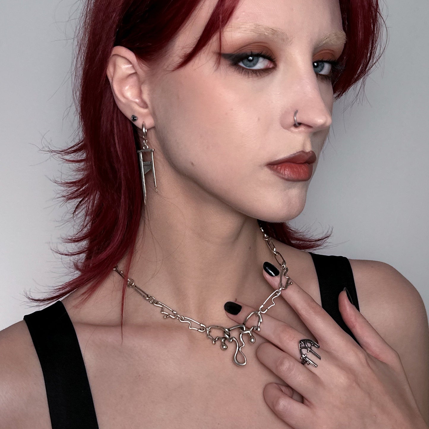 FLUID PIN NECKLACE